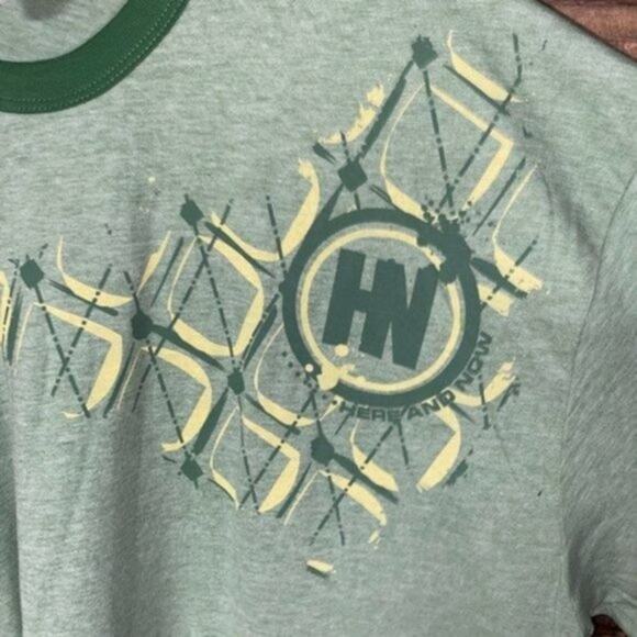 NWOT Here & Now Green Graphic Ringer T-Shirt Men's Size XL - Picture 2 of 5